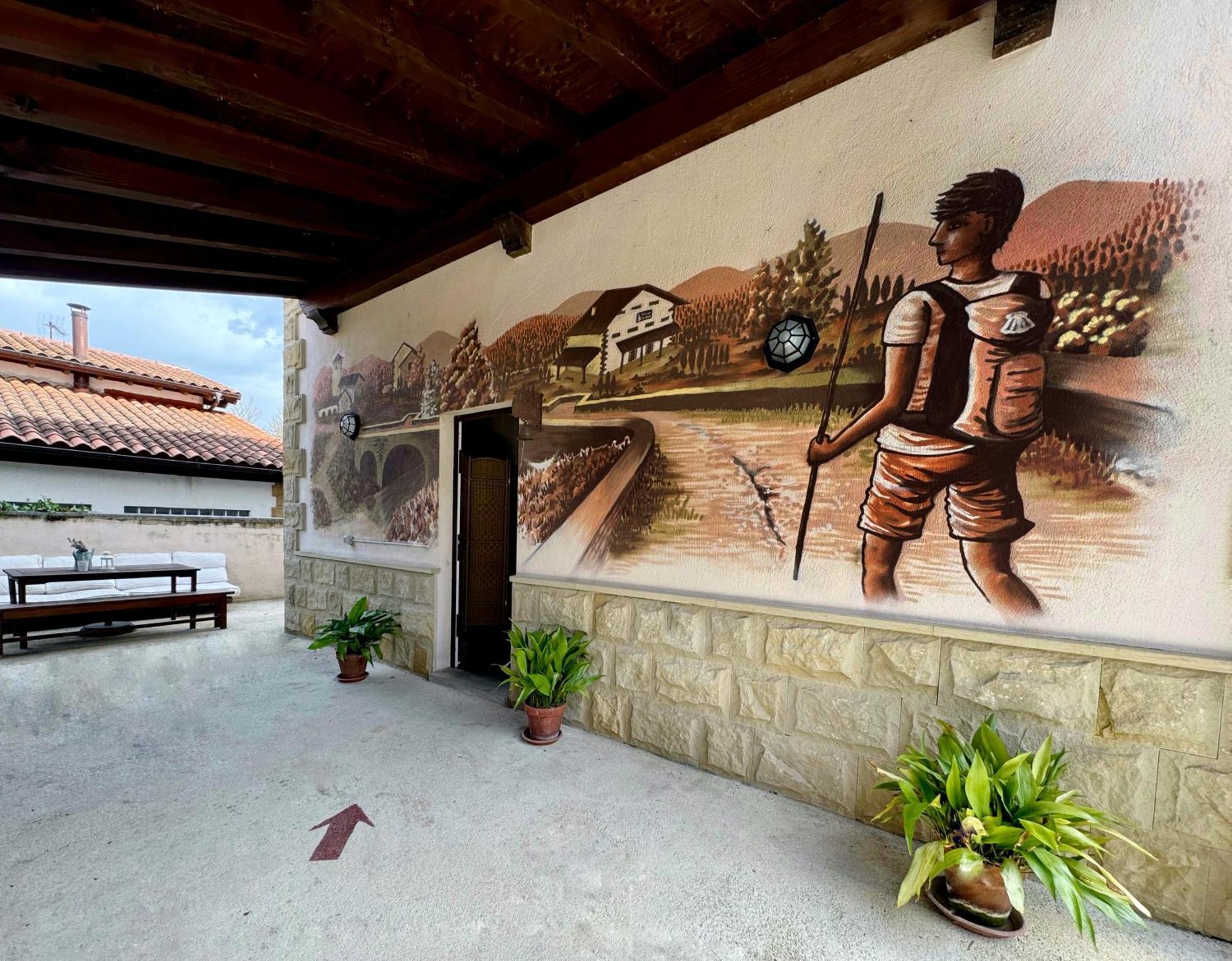 Albergue San Nicolas Larrasoana Luaran gambar